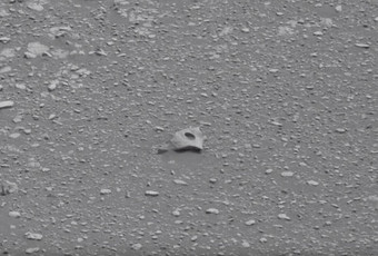 На Марсе нашли обломок, похожий на часть инопланетного корабля