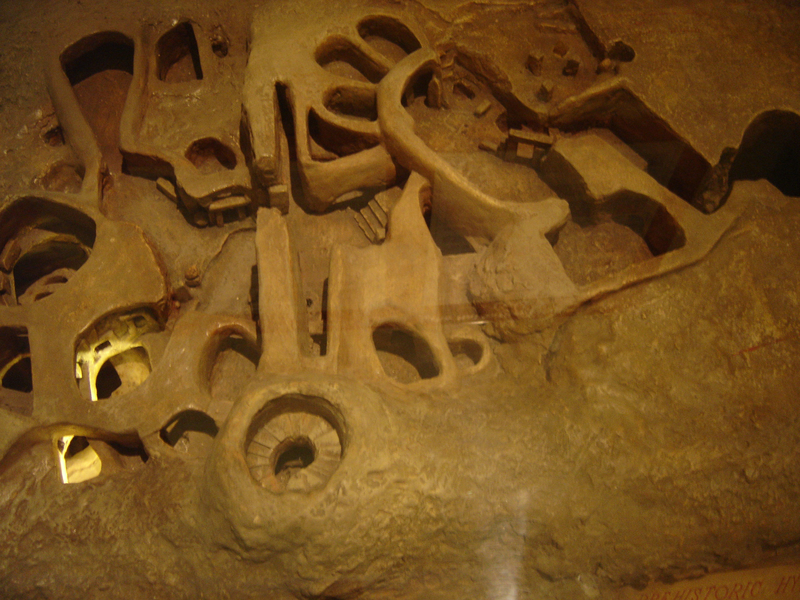 Древняя раса карликов  была обнаружена учеными в древнем храме на Мальте