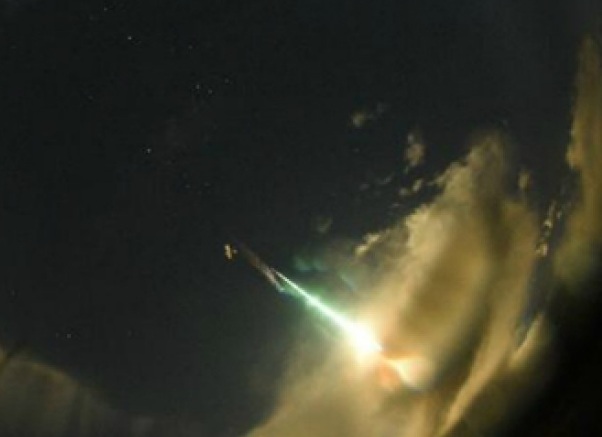 Над Австралией взорвался крупный метеорит (03.11) Uuupa8
