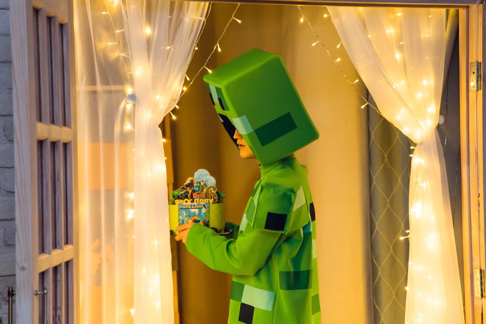 Аниматор Крипер Майнкрафт на детский праздник в Екатериньурге