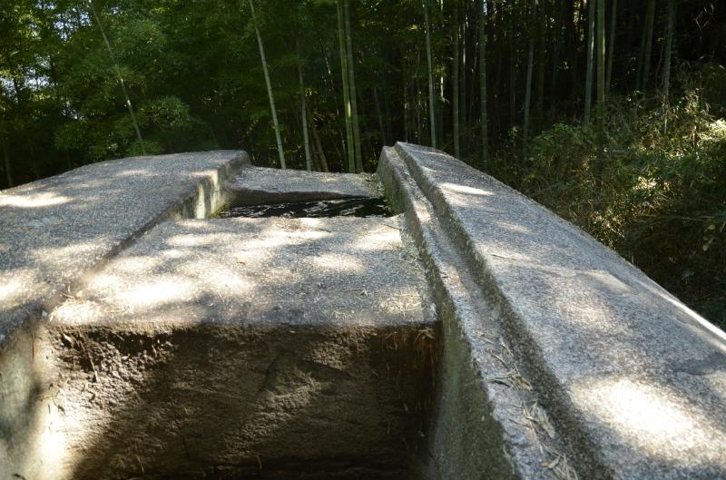 http://earth-chronicles.ru/Publications_9/9/megality-japonii-asuka-masuda-ivafun-3.jpg