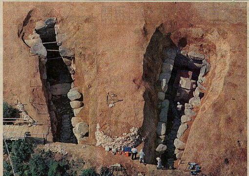 http://earth-chronicles.ru/Publications_9/9/megality-japonii-asuka-zakrytye-3.jpg