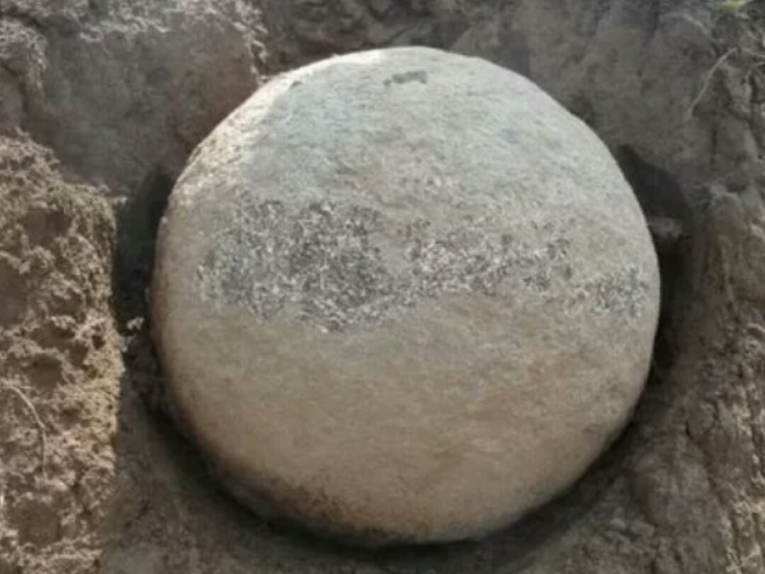 Perfect round. Круглый камень. Большой круглый камень. Круглый булыжник. Маленькие камни круглые.