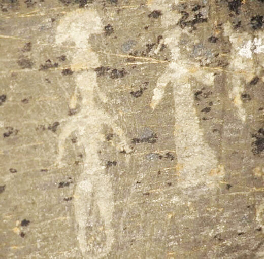"Люди-грибы" обнаружены на петроглифах возрастом 2000 лет на Чукотке