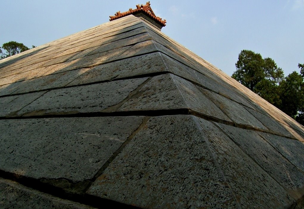 Древние пирамиды в китае